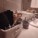 Anastasia's Cozy Retreat شقة